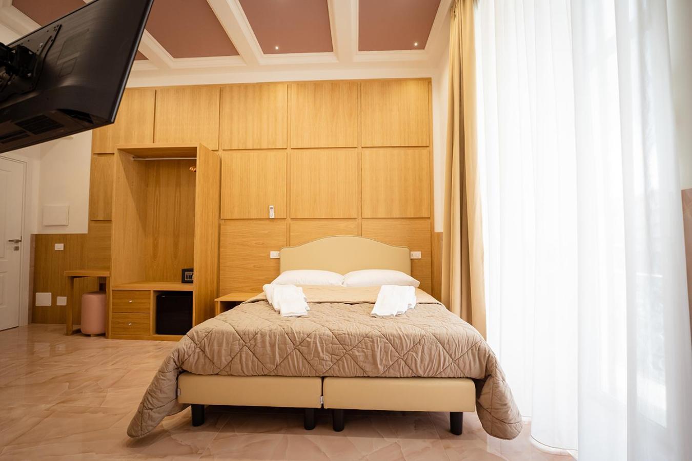 Greros H. Rooms Napoli Centro By Clapa Group Dislocated Hospitality Bagian luar foto