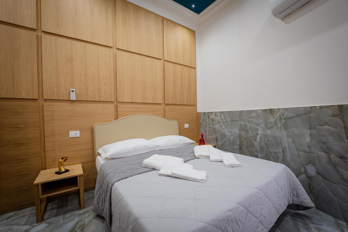 Greros H. Rooms Napoli Centro By Clapa Group Dislocated Hospitality Bagian luar foto